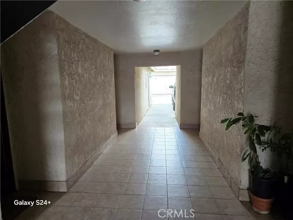 Newhall (santa Clarita), CA 91321,24522 Chestnut