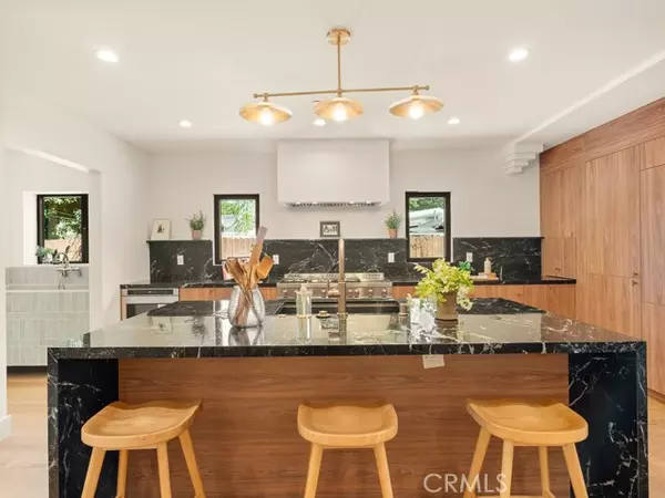 Valley Village, CA 91607,11911 Hartsook