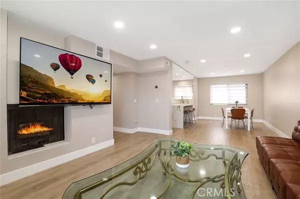 Chatsworth (los Angeles), CA 91311,10159 De Soto Avenue #202