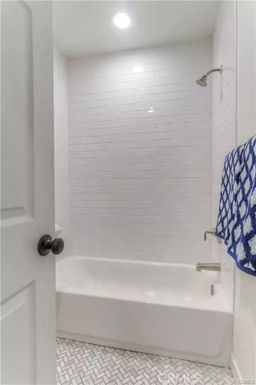 Burbank, CA 91505,1925 N Screenland