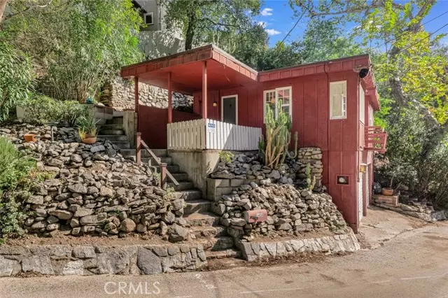 1450 Country Club Drive, Burbank, CA 91501