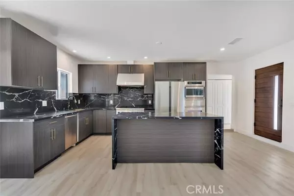 North Hollywood (los Angeles), CA 91605,8127 Radford Avenue