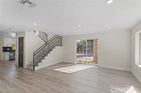 Van Nuys (los Angeles), CA 91411,14957 Victory Boulevard #101