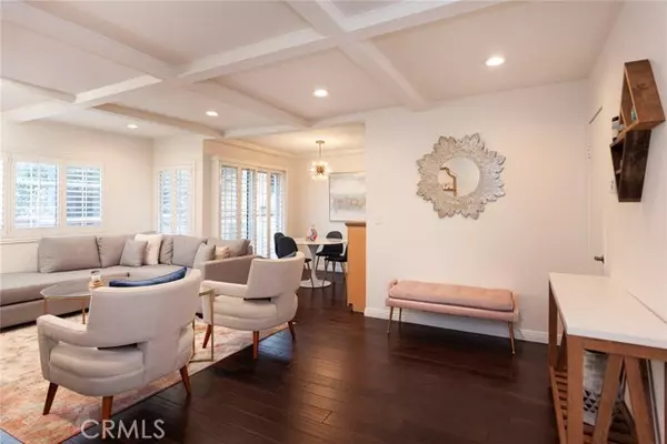 Burbank, CA 91505,4140 Warner #103