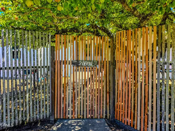 Fort Bragg, CA 95437,21601 Hellman Lane