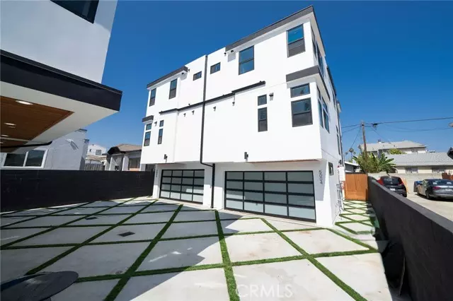 5004 N Oak Lane, Los Angeles, CA 90029