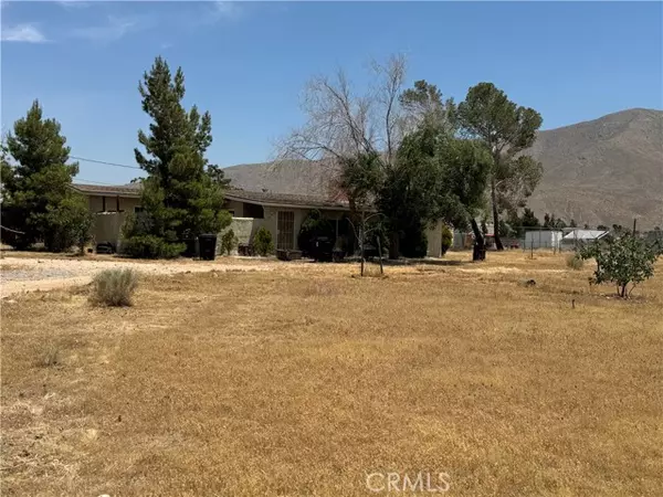 9595 Manzanita Road, Apple Valley, CA 92308