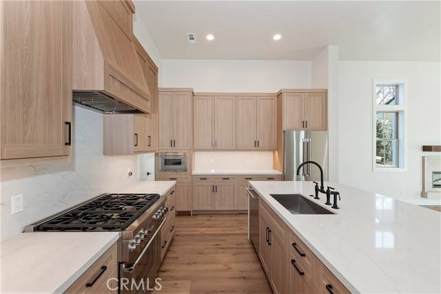 870 Pine Meadow Court, Big Bear Lake, CA 92315