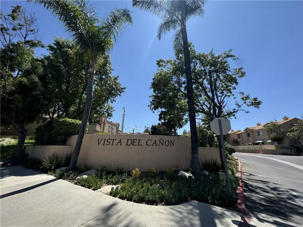 Newhall (santa Clarita), CA 91321,18814 Vista Del Canon #B