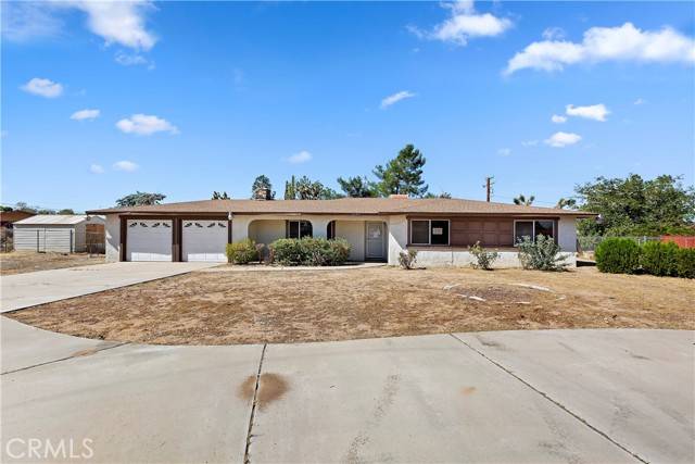 20211 Modoc Road, Apple Valley, CA 92308