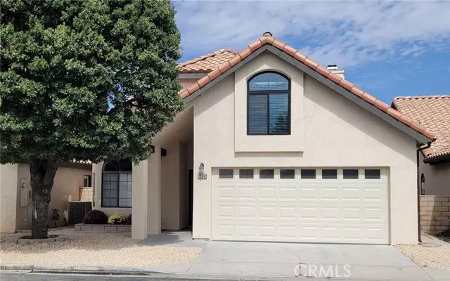 19242 Palm Way, Apple Valley, CA 92308