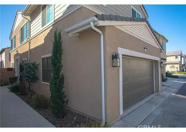 16033 Carrara Lane, Fontana, CA 92336