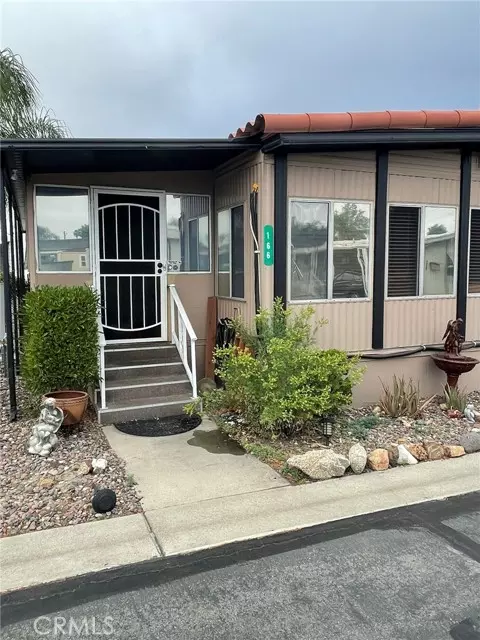 Hemet, CA 92543,260 N Lyon Avenue #166