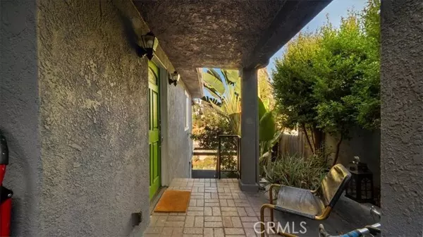 Los Angeles, CA 90039,2414 N Alvarado Street