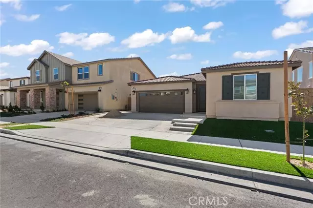 Fontana, CA 92336,16721 Mistletoe Lane