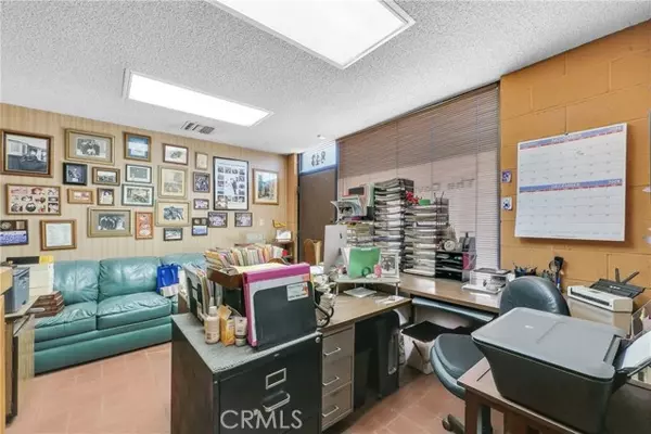 Covina, CA 91723,841 E San Bernardino Road