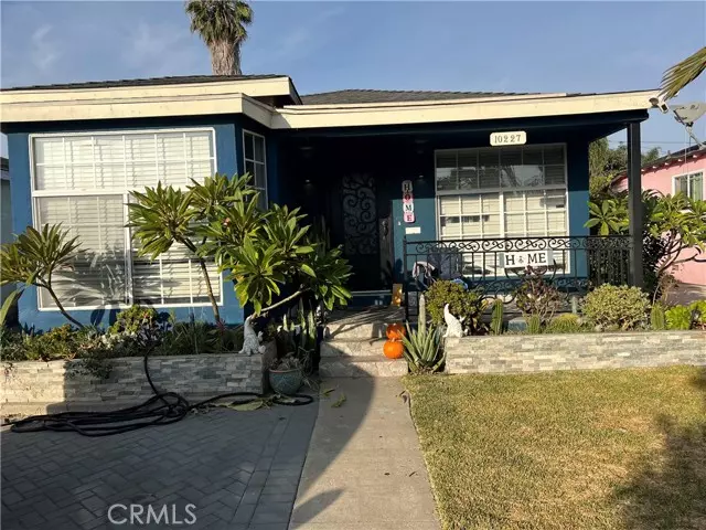 South Gate, CA 90280,10227 Rosewood Avenue