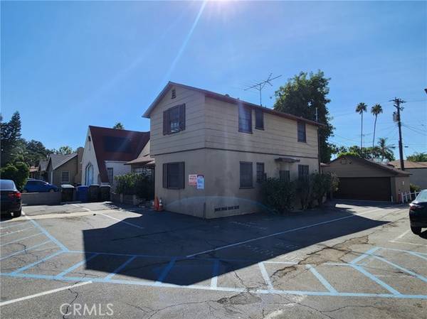 122 Monroe Avenue, Pomona, CA 91767