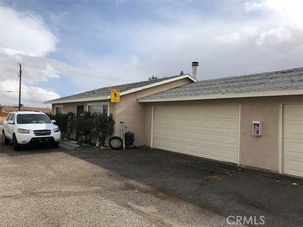 10696 Kiowa Road, Apple Valley, CA 92308