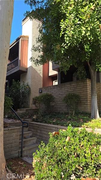 21931 Burbank Boulevard #25, Woodland Hills (los Angeles), CA 91367