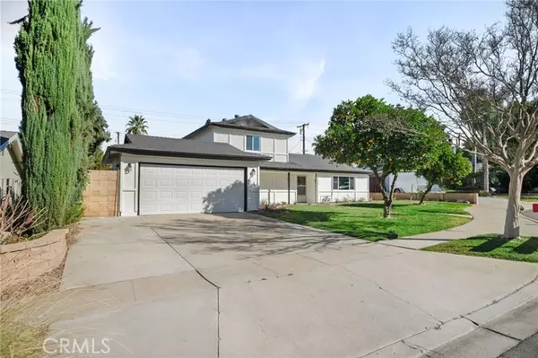 725 Robinhood Lane, Redlands, CA 92373