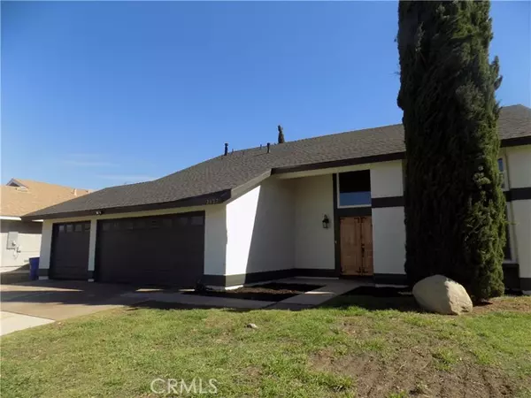 2427 N Teakwood Avenue, Rialto, CA 92377