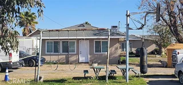 Fontana, CA 92335,8403 Mulberry Avenue