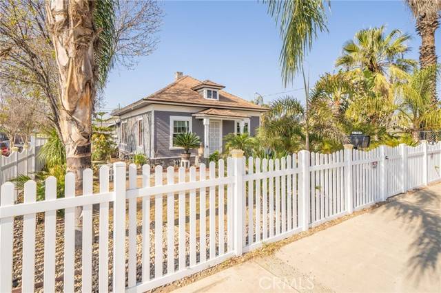 1207 6th Street, Redlands, CA 92374