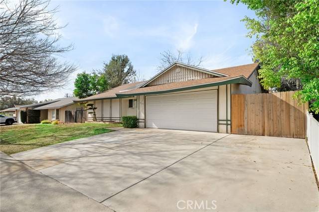 615 N Walnut Avenue, San Dimas, CA 91773