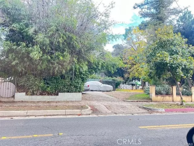 708 N El Molino Avenue, Pasadena, CA 91104