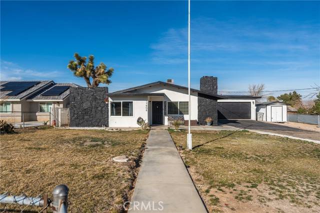 17808 Smoke Tree Street, Hesperia, CA 92345