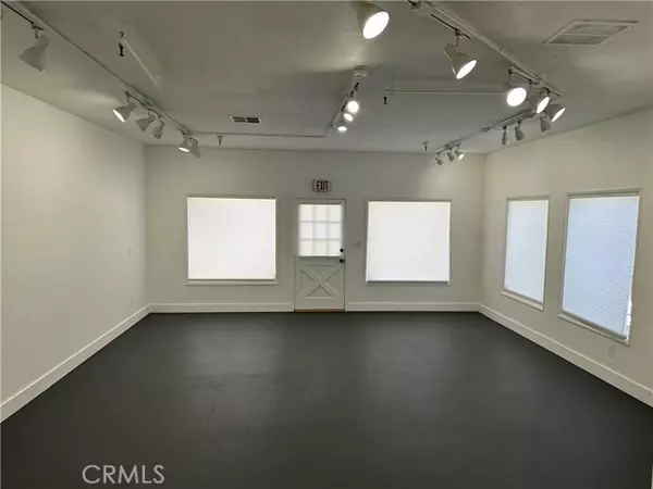 Huntington Beach, CA 92647,7561 Center Ave