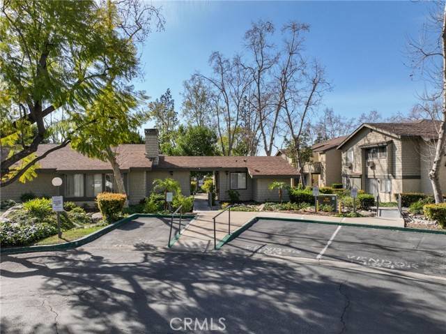 Pomona, CA 91767,960 E Bonita Avenue #4