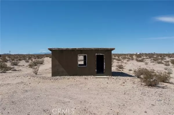 1476 W Hales Drive, Joshua Tree, CA 92252