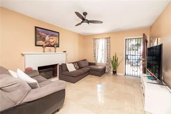 Rialto, CA 92376,334 S Sycamore Avenue