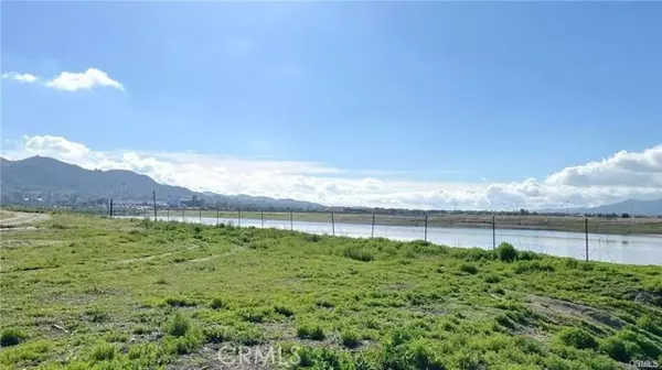 Lake Elsinore, CA 92530,17 Eleanor