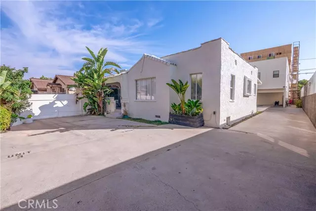 Los Angeles, CA 90039,3119 Larga Avenue