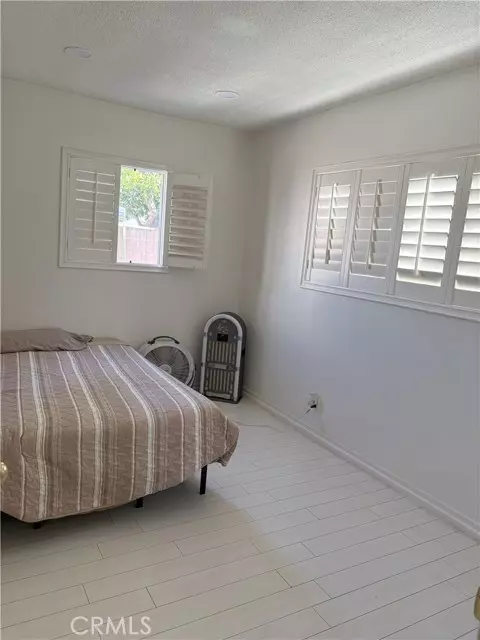 Commerce, CA 90040,2206 Cowlin Avenue