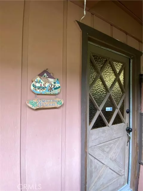 Twin Peaks, CA 92391,558 Rose Lane