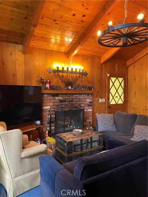 Twin Peaks, CA 92391,558 Rose Lane