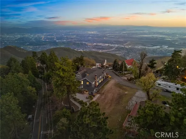 1015 Summit Drive, Crestline, CA 92325