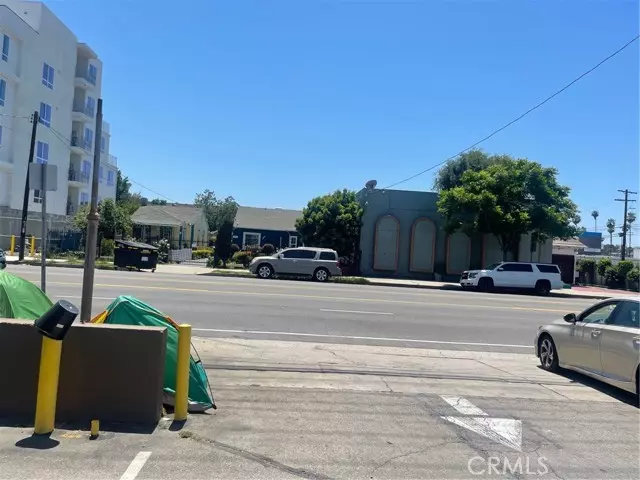 Van Nuys (los Angeles), CA 91405,14416 Vanowen Street