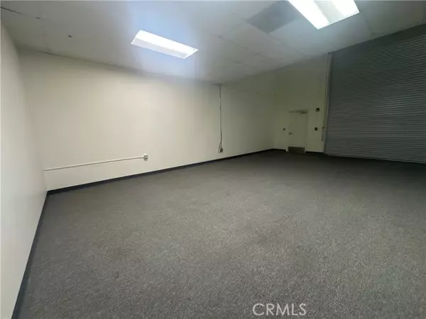 Valencia (santa Clarita), CA 91355,28043 Smyth Drive