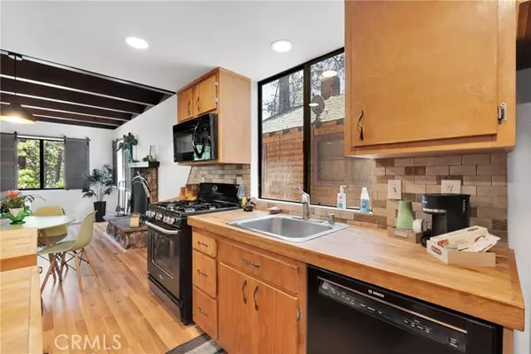 Wrightwood, CA 92397,1381 Laura Street