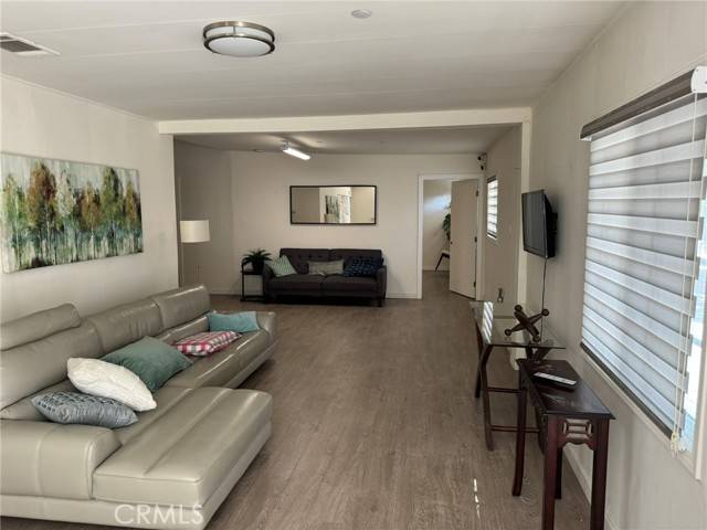Los Angeles, CA 90019,4669 W Olympic Boulevard