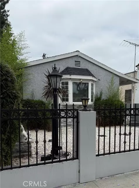Long Beach, CA 90805,237 e 57th st
