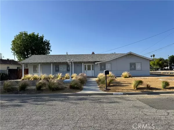 2064 E Campus Way, Hemet, CA 92544