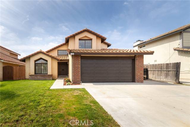 17253 Dolphin Street, Fontana, CA 92336