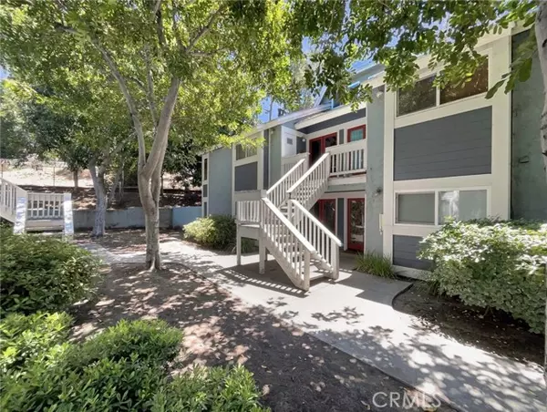 1564 Tanglewood Lane #11, Escondido, CA 92029