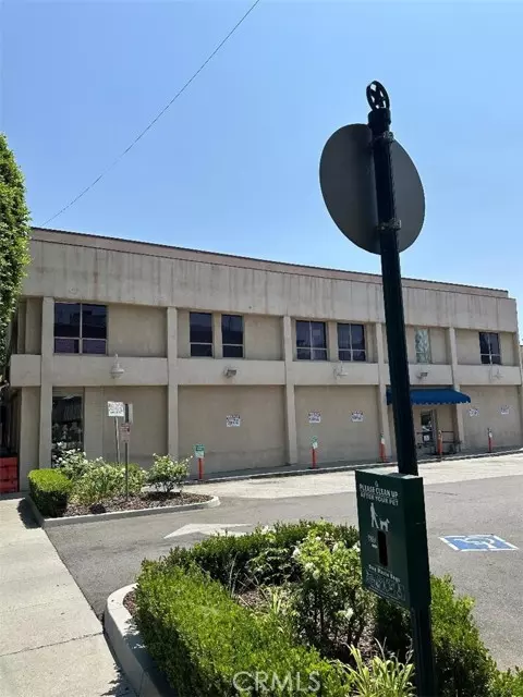 Glendora, CA 91741,157 N Glendora Avenue